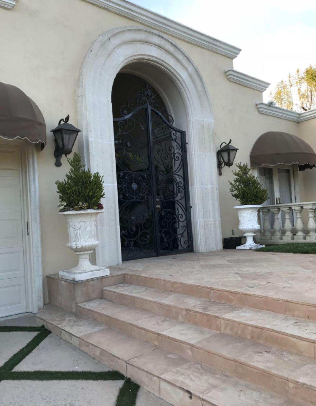 Fay's Versace Encino House — photo 8
