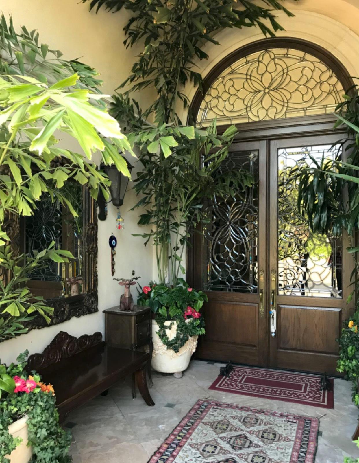 Fay's Versace Encino House — photo 9