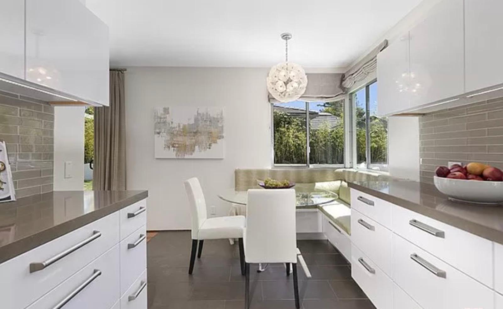Fb's White Modern — photo 9