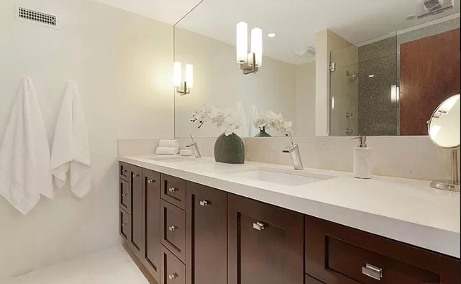 Fb's White Modern — photo 10