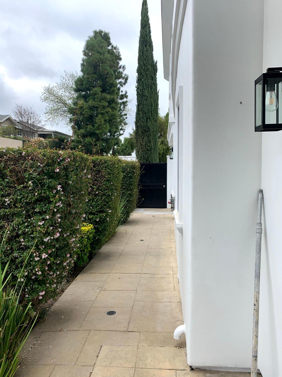 FB’s modern window home — photo 6