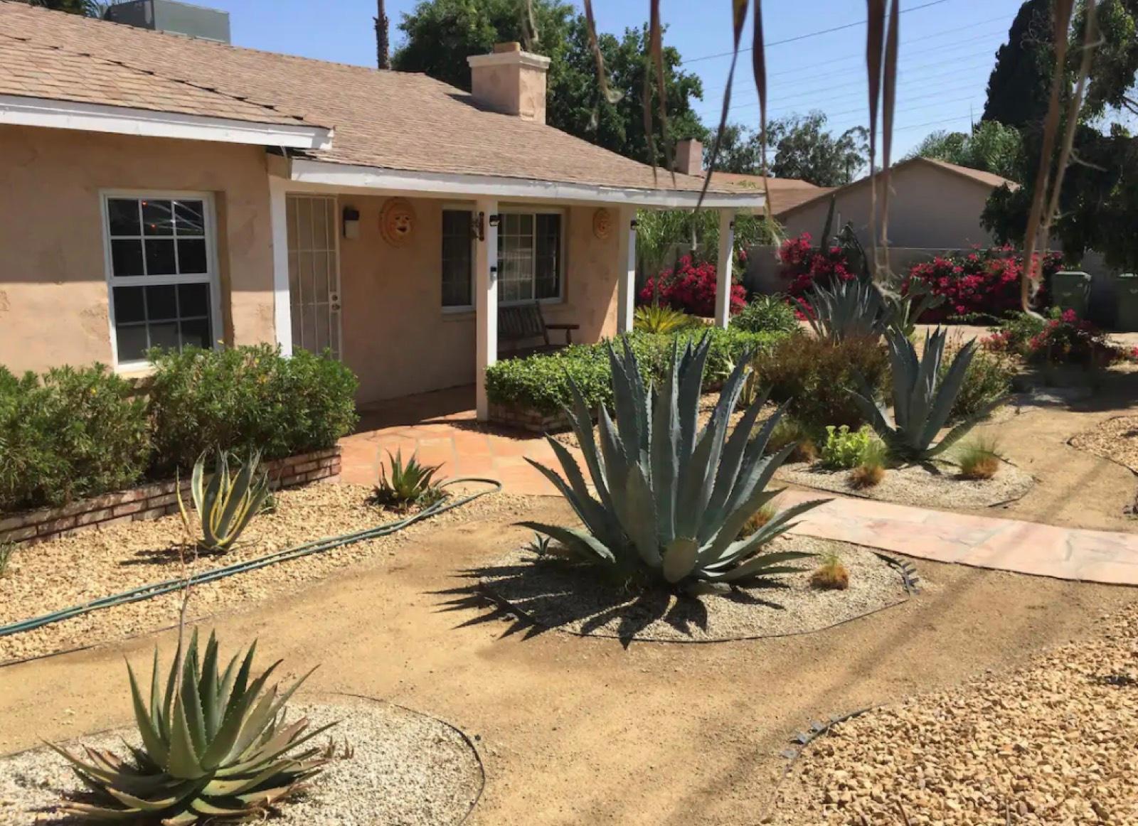 FM's Spanish Valley Vacay Bungalow — photo 1