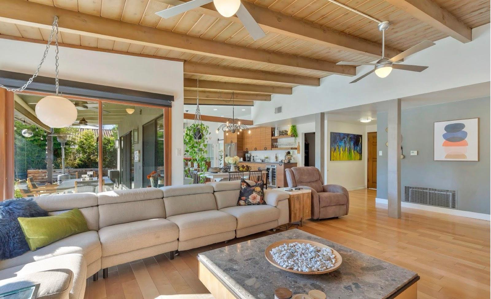 Forest Midcentury Home — photo 6
