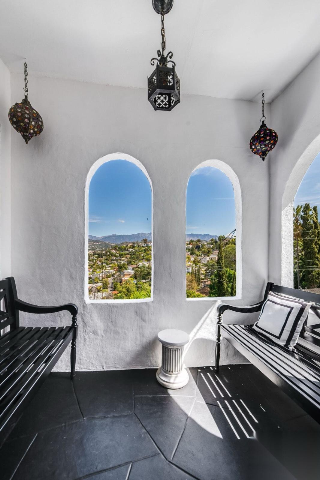 French style mansion near Glendale — photo 5