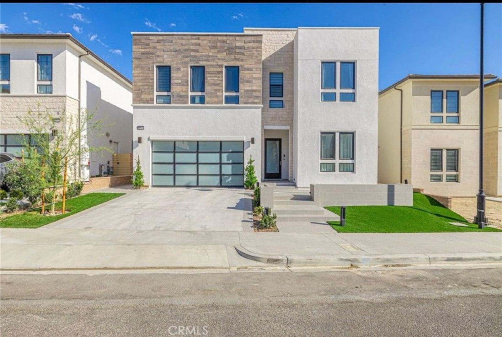 Fresh Mod N Ridge Abode — photo 1