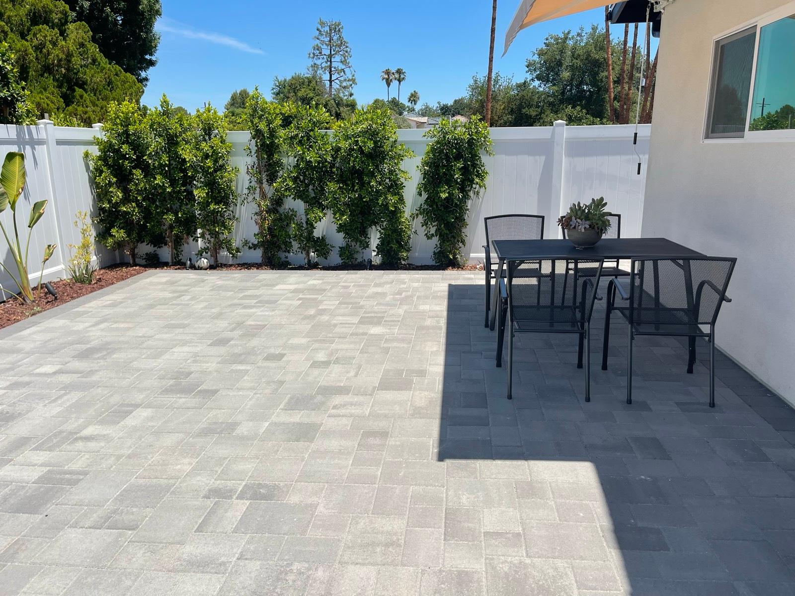 G's Bungalow Backyard — photo 5