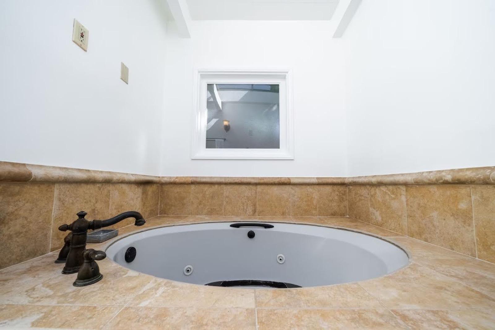 Gb Brentwood 5 bedroom - pool — photo 9