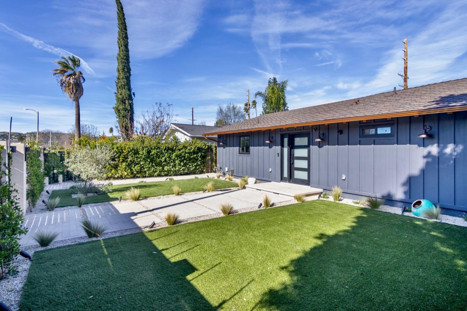 Gio’s tz cozy abode — photo 1