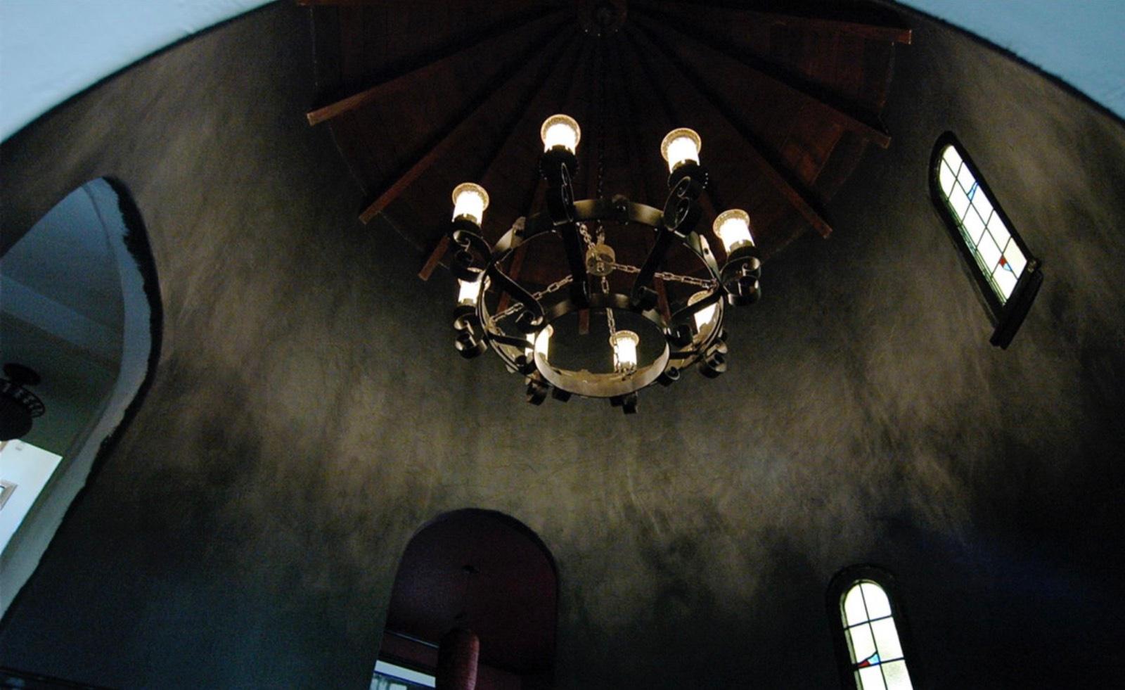 Gothic Prop House — photo 6