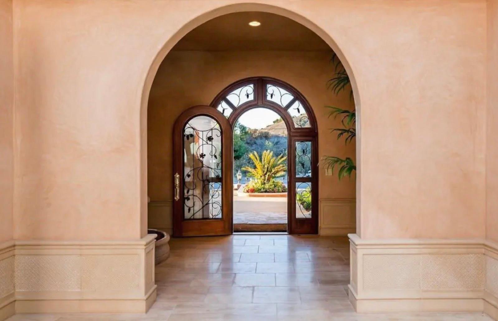G's Beach View Estate — photo 3