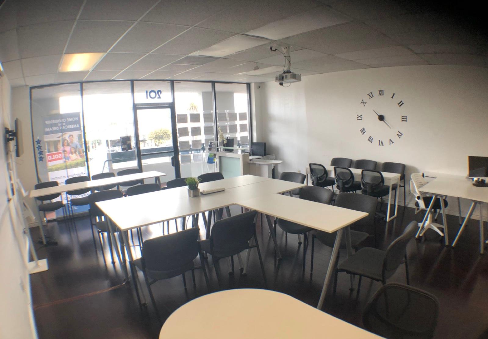 G's Modern Office — photo 3