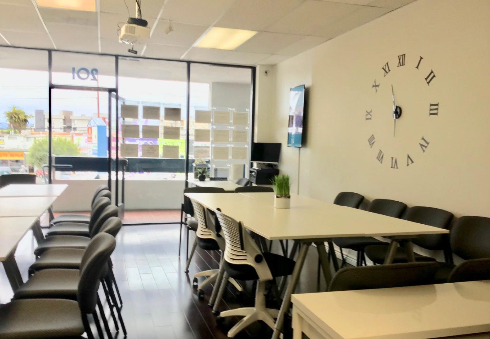G's Modern Office — photo 5
