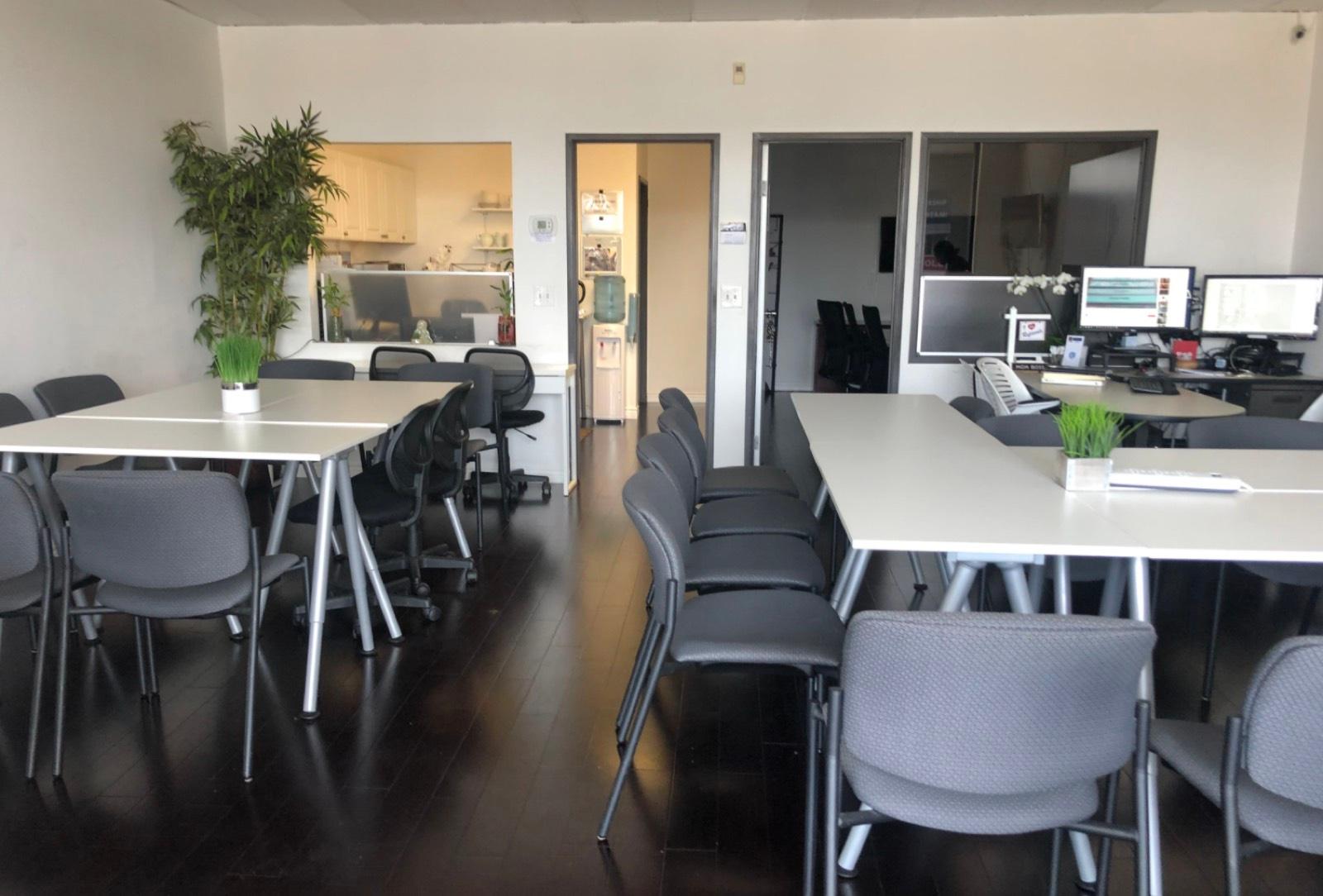 G's Modern Office — photo 7