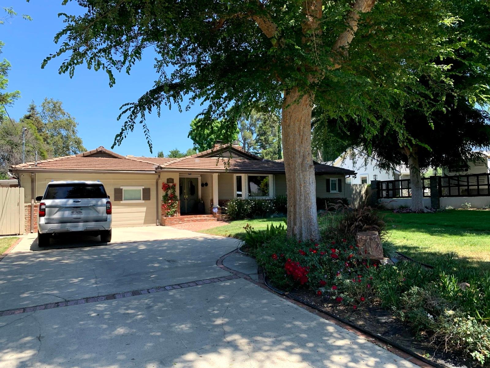 G's Traditional Valley Home — photo 2