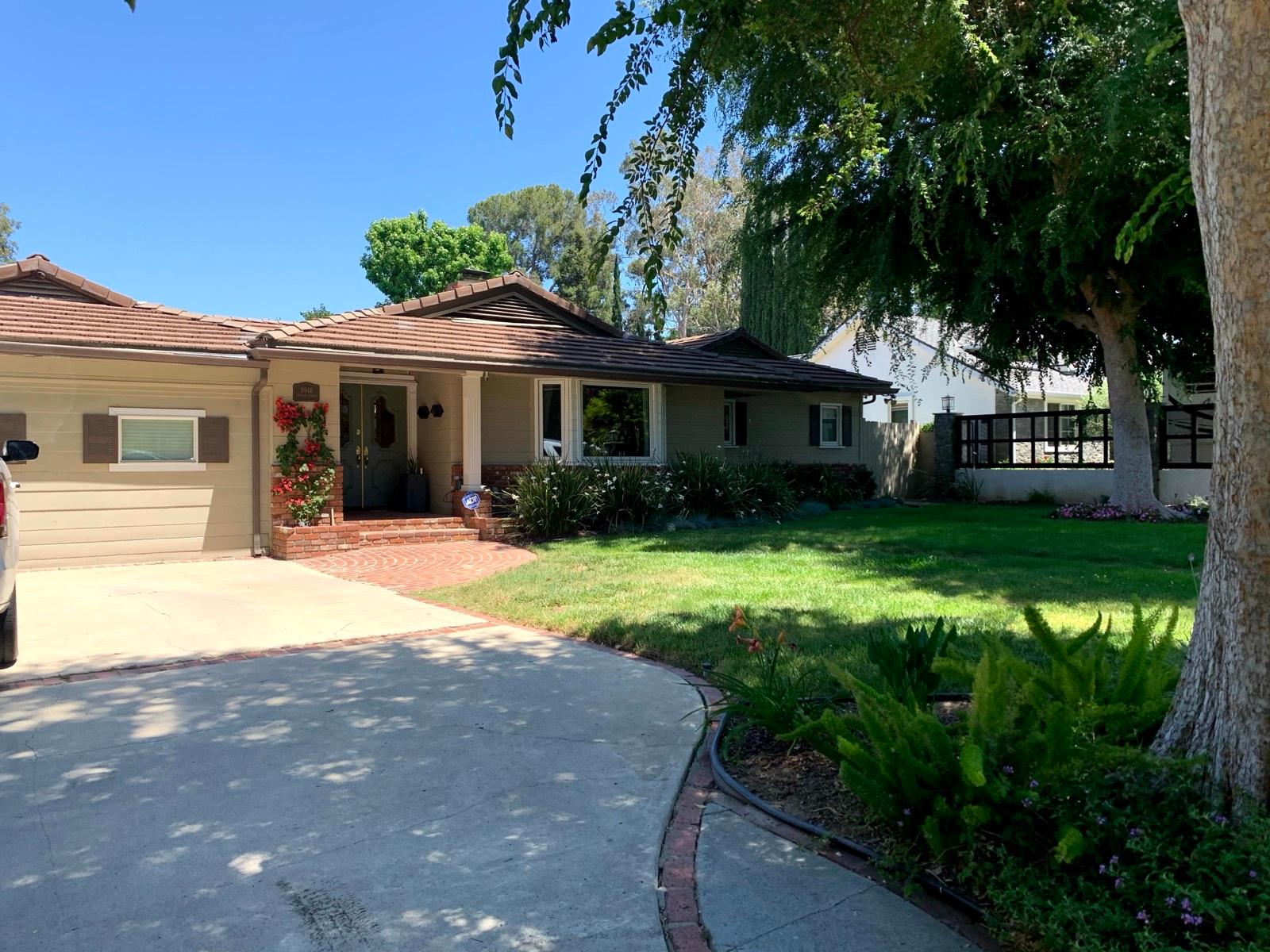 G's Traditional Valley Home — photo 3