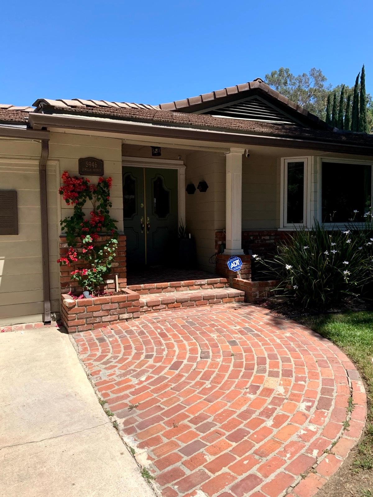 G's Traditional Valley Home — photo 5