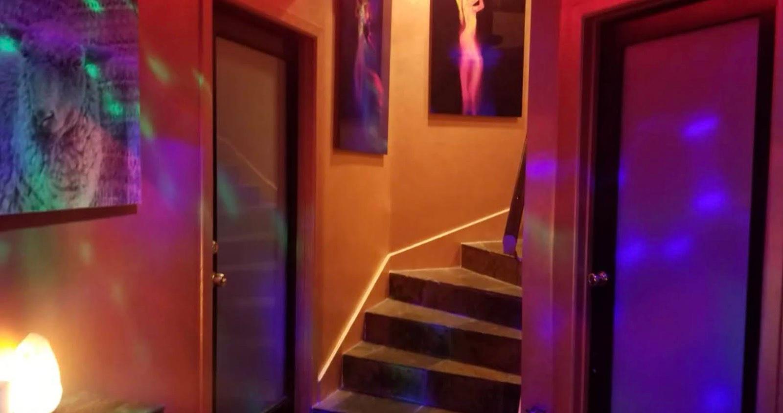 GT's Neon Party House 11204 — photo 8