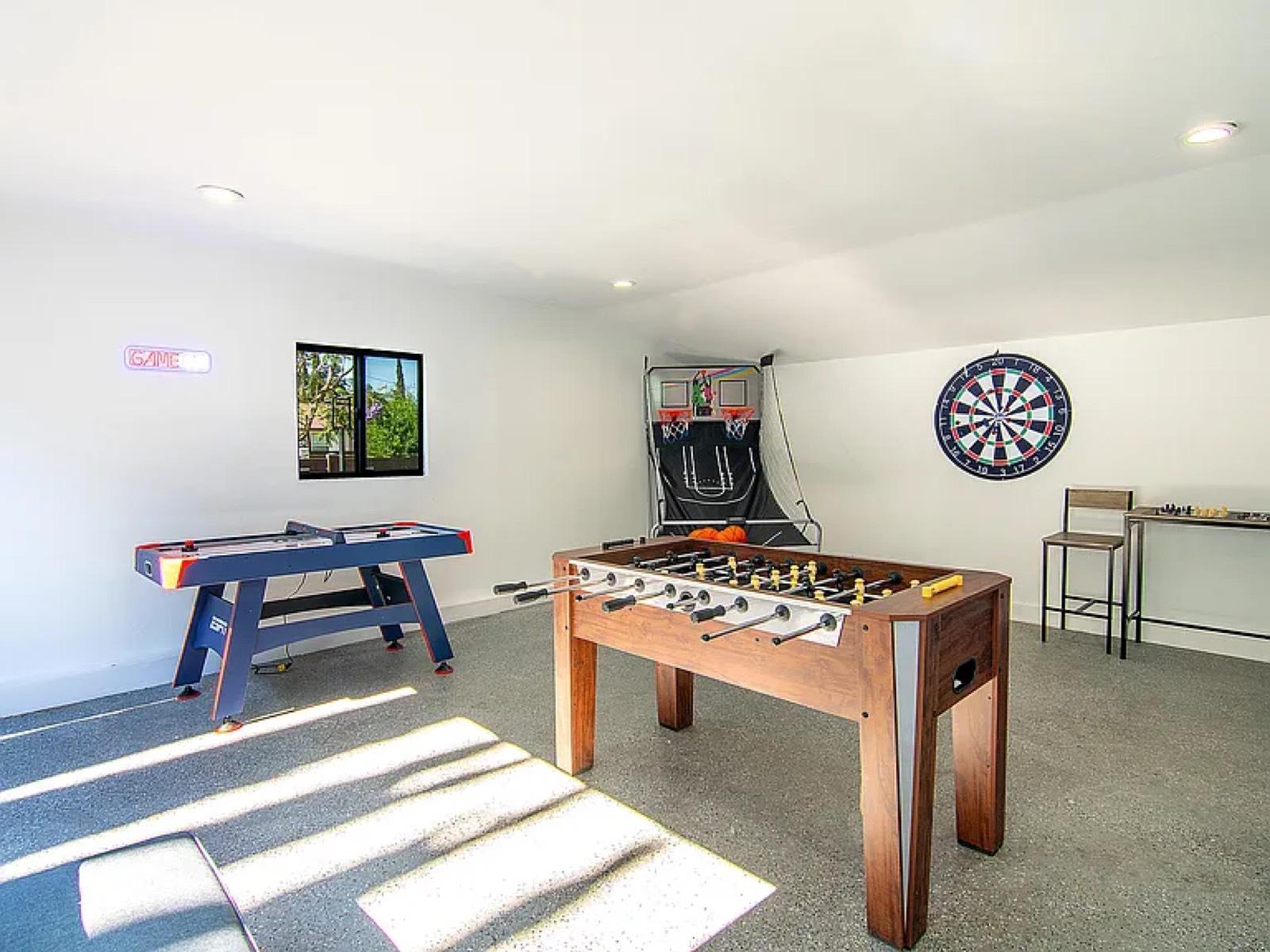 H's Clean Line Home — photo 12