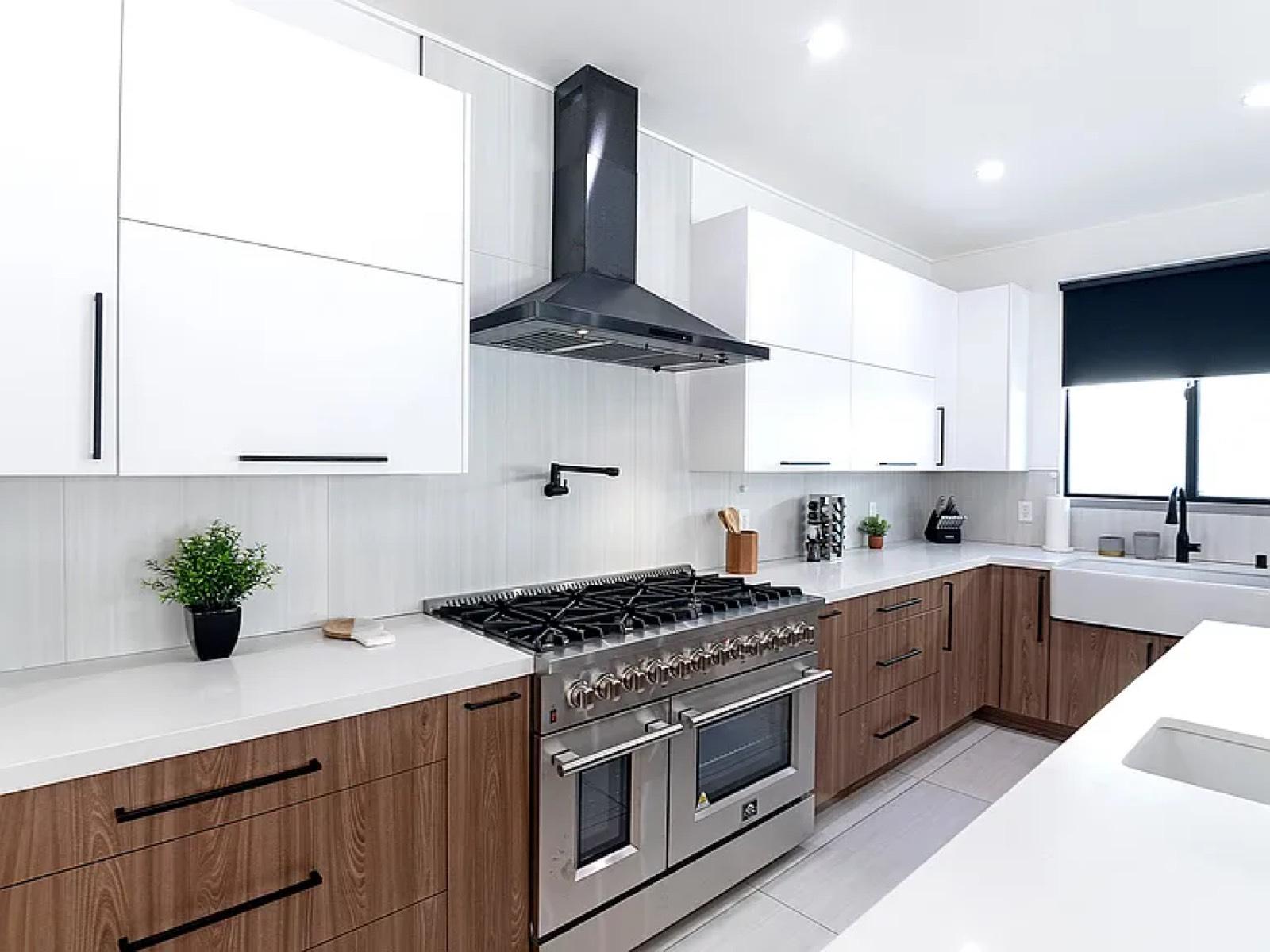 H's Clean Line Home — photo 8