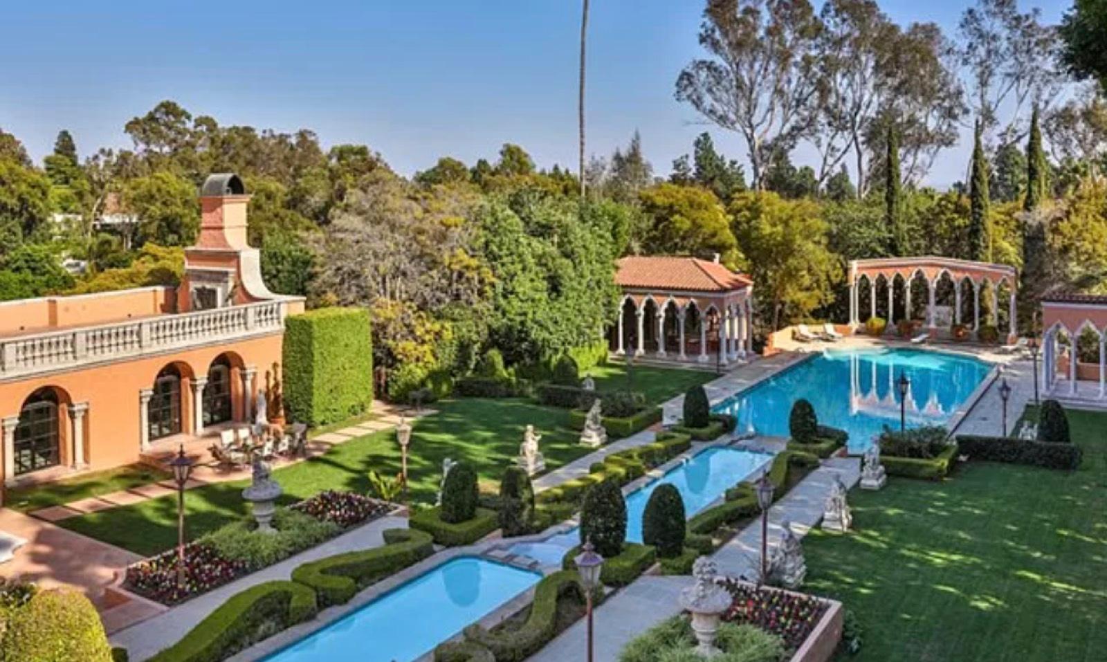 HD's Mega Mansion — photo 3
