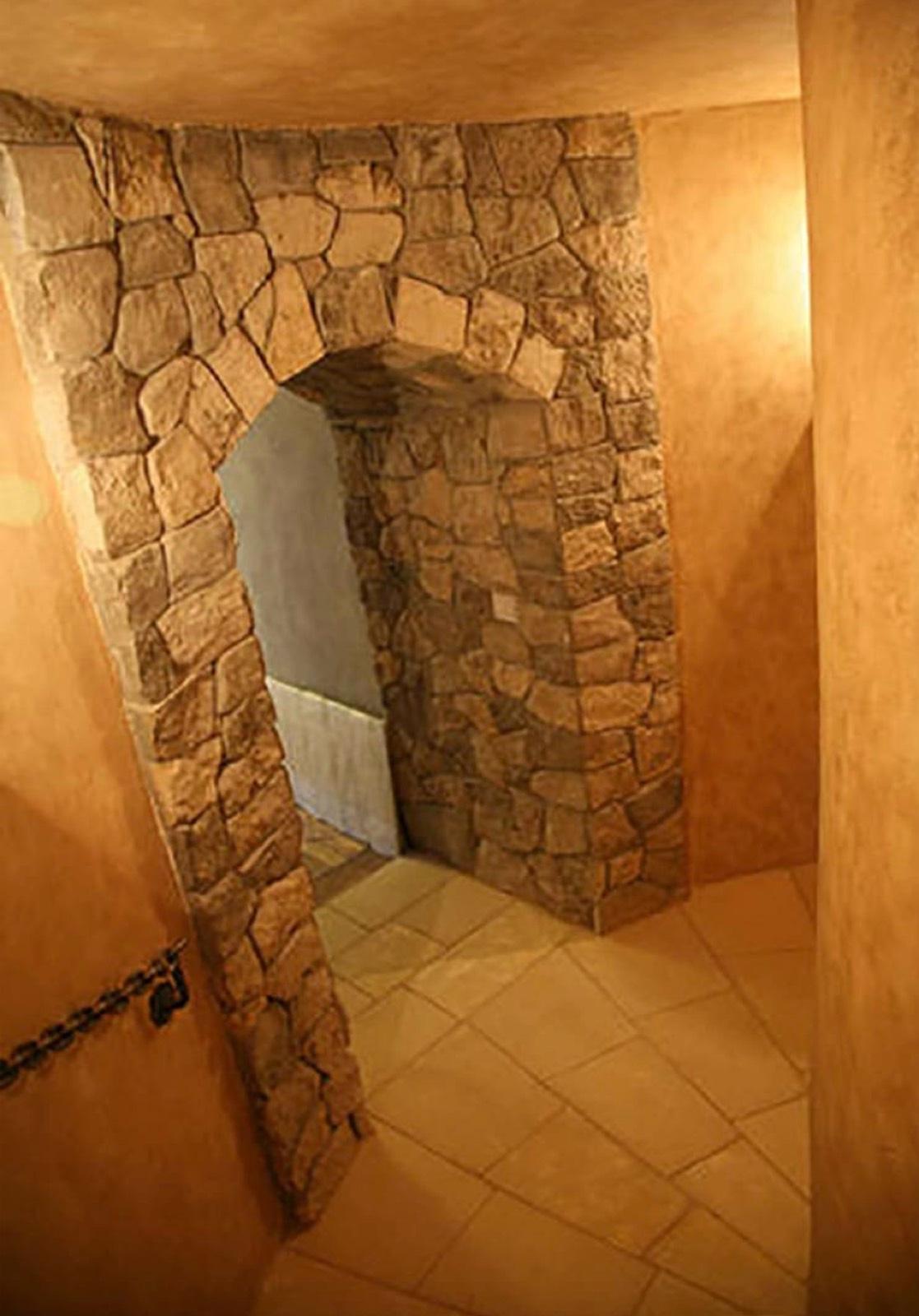 Hills Castle — photo 2