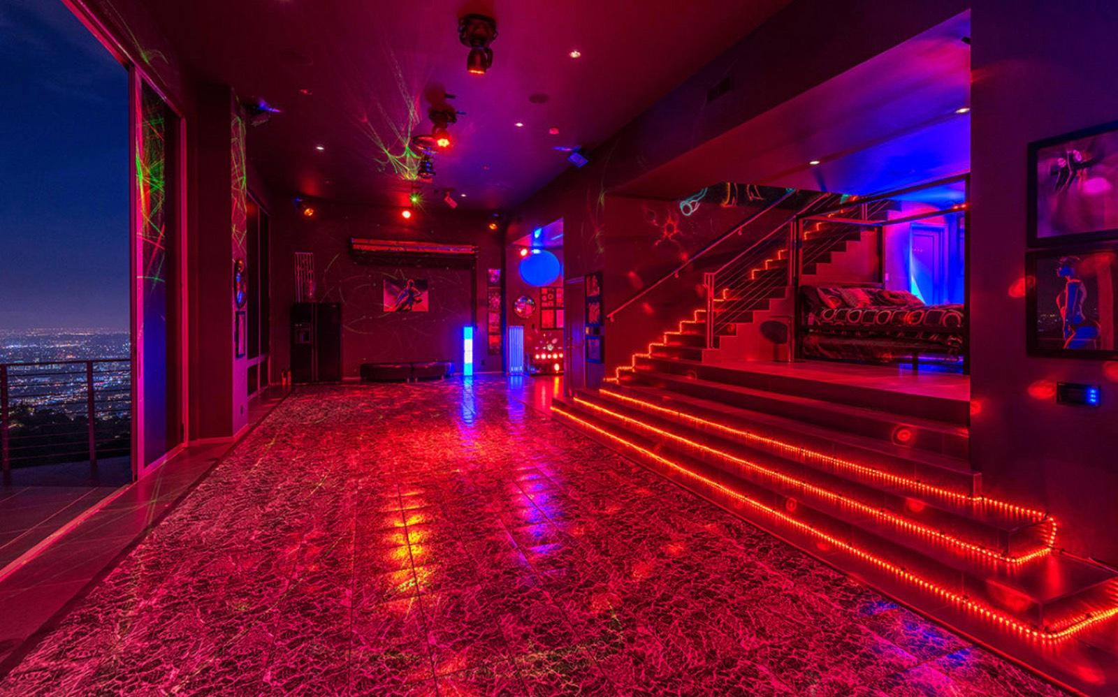 Hollywood 8Level Mansion — photo 5