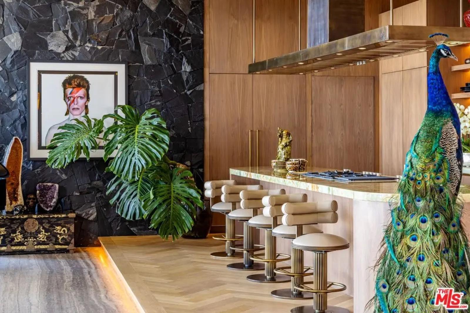 hollywood hills 8 bed room beauty — photo 4
