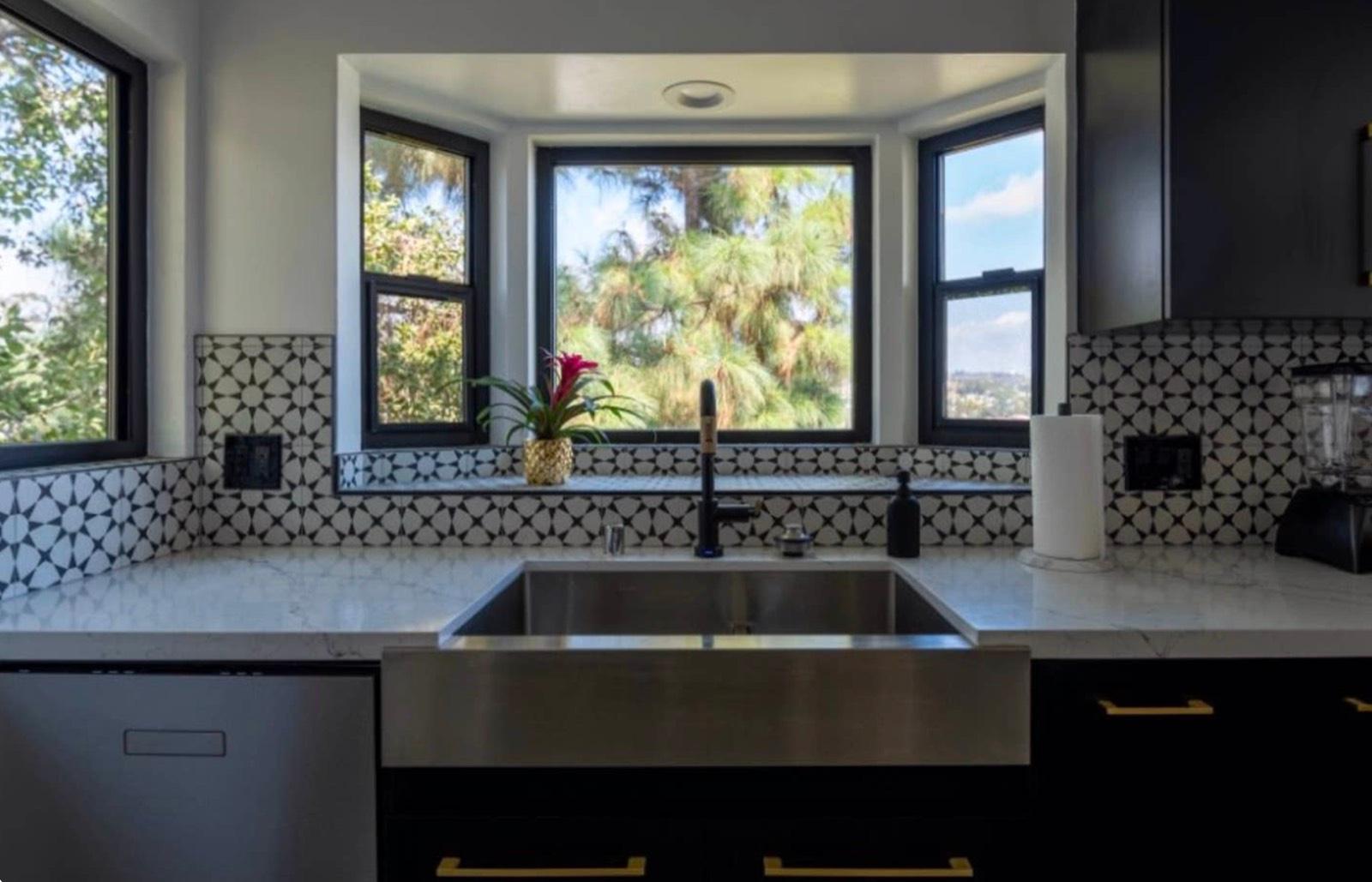 Hollywood Hills Bungalow — photo 12