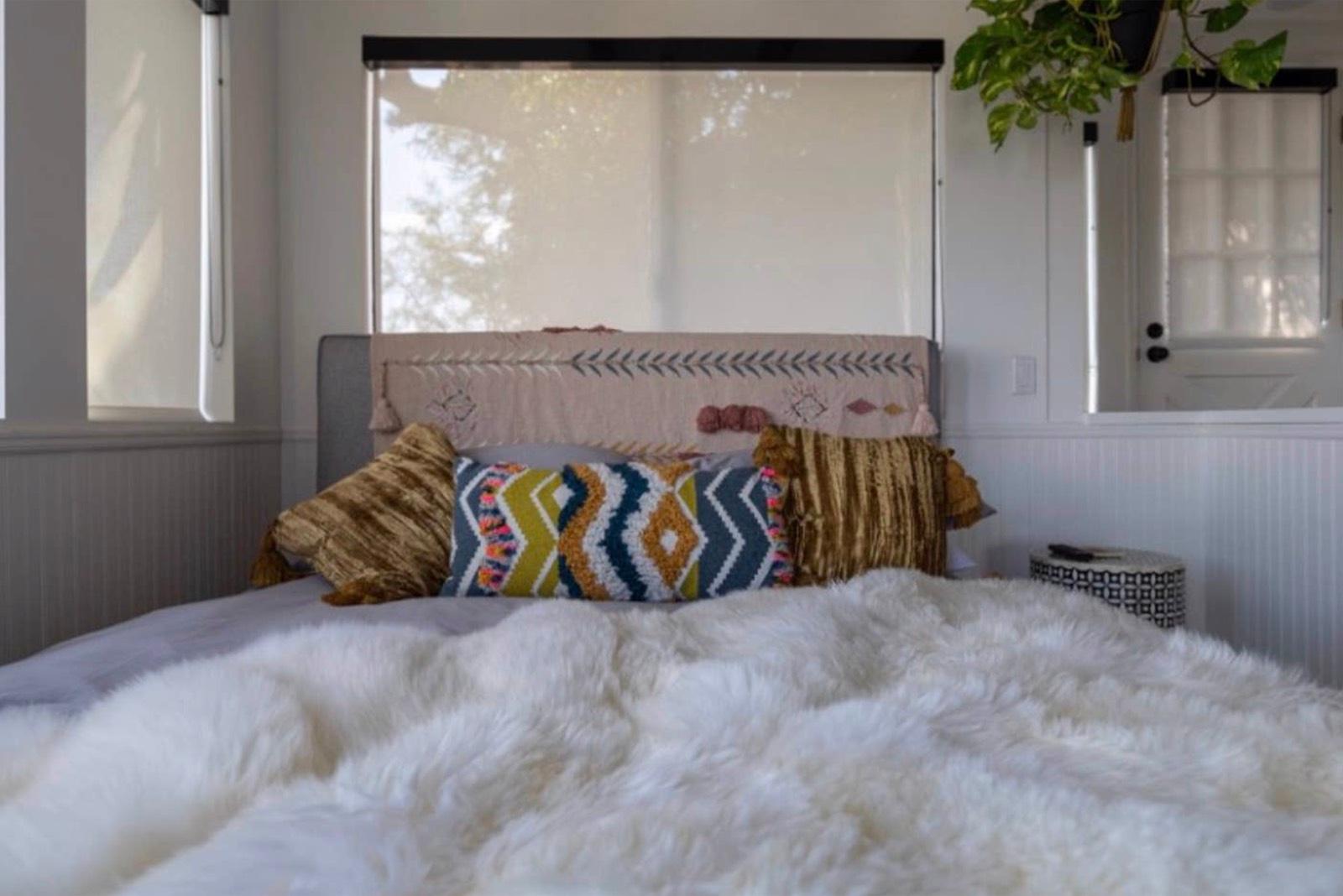 Hollywood Hills Bungalow — photo 7