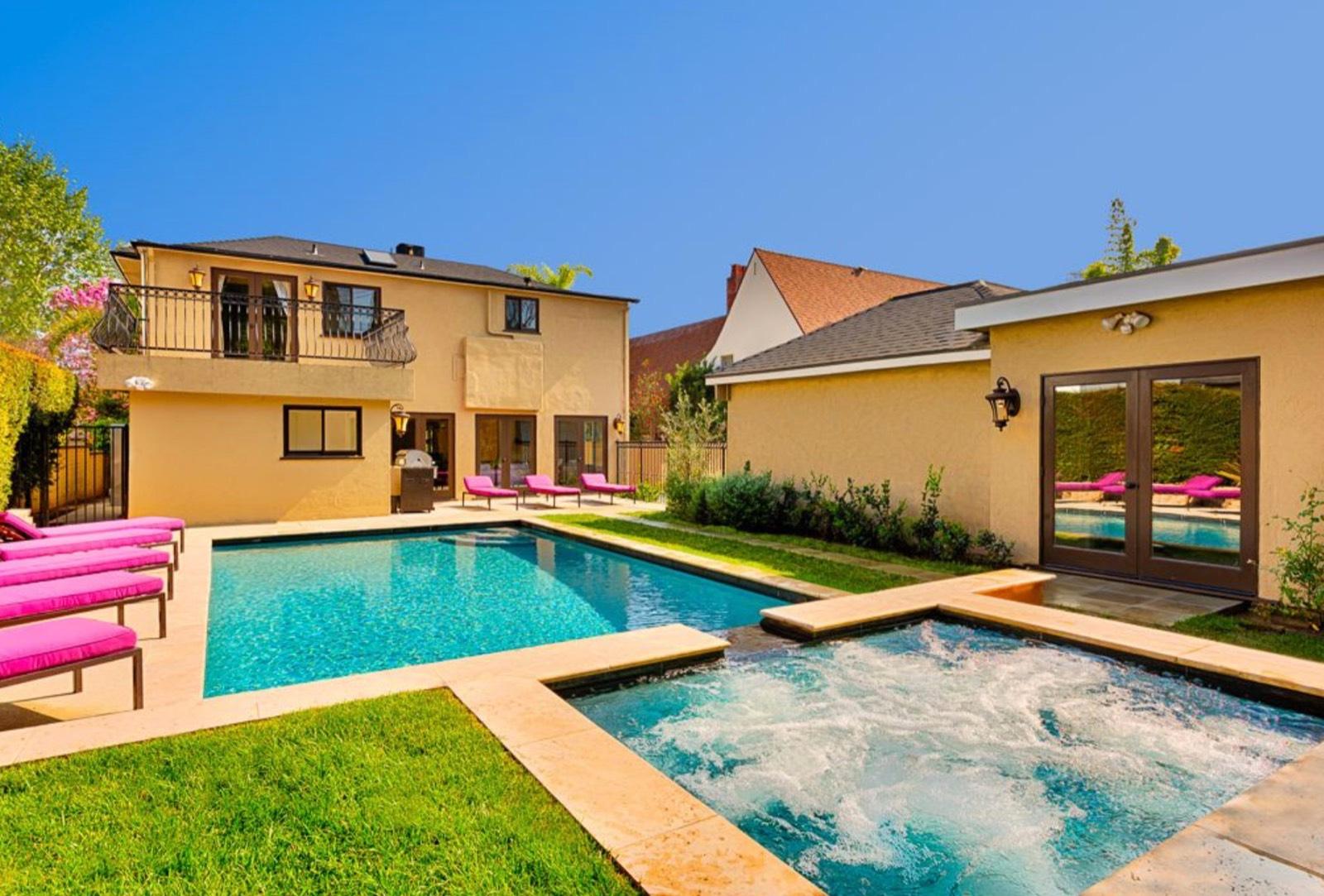 Hollywood House House — photo 1