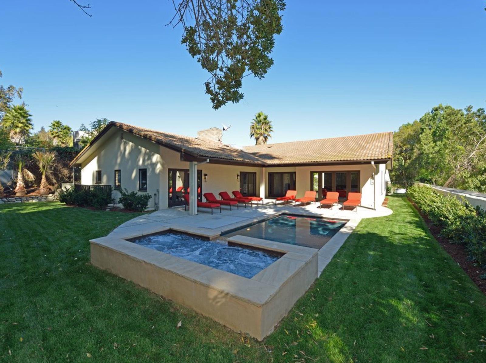 Hollywood House House ID# — photo 1