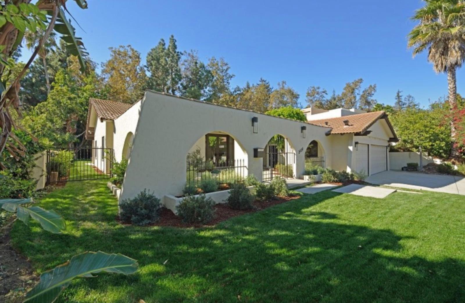 Hollywood House House ID# — photo 3