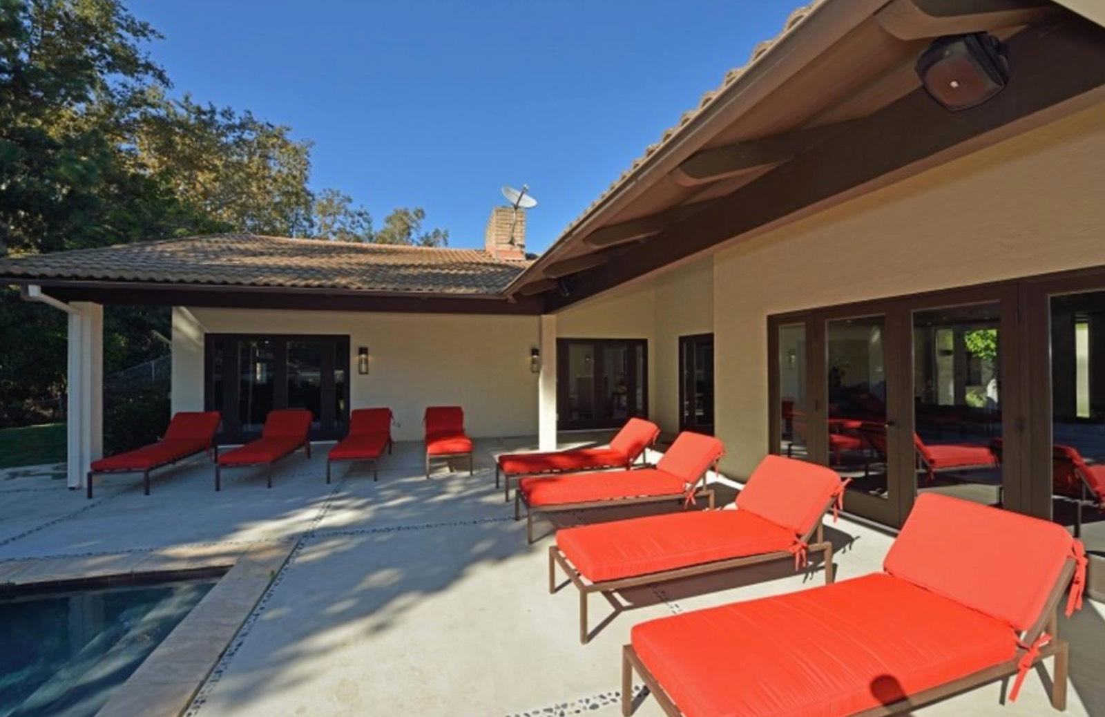 Hollywood House House ID# — photo 5