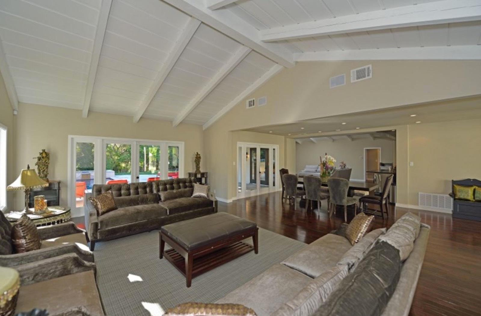 Hollywood House House ID# — photo 6