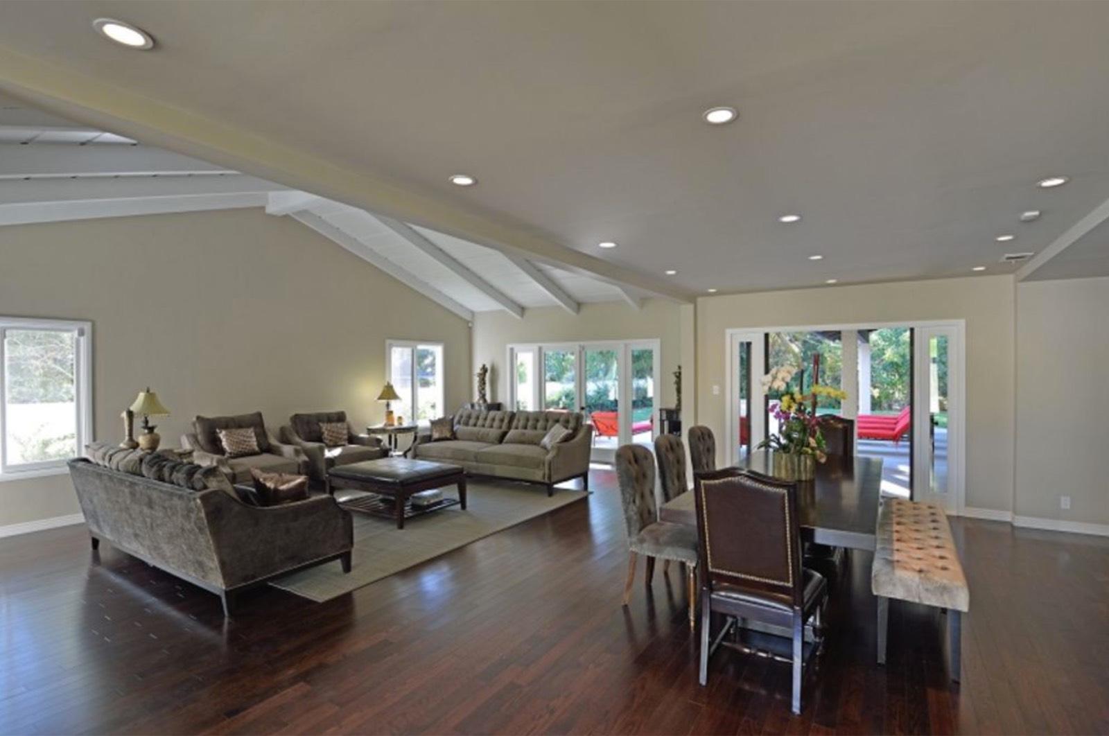 Hollywood House House ID# — photo 7