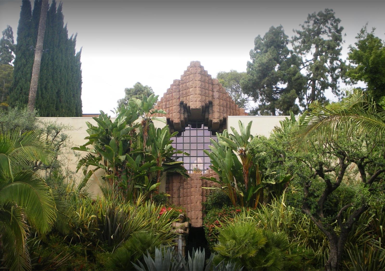 Hollywood Mansion — photo 2