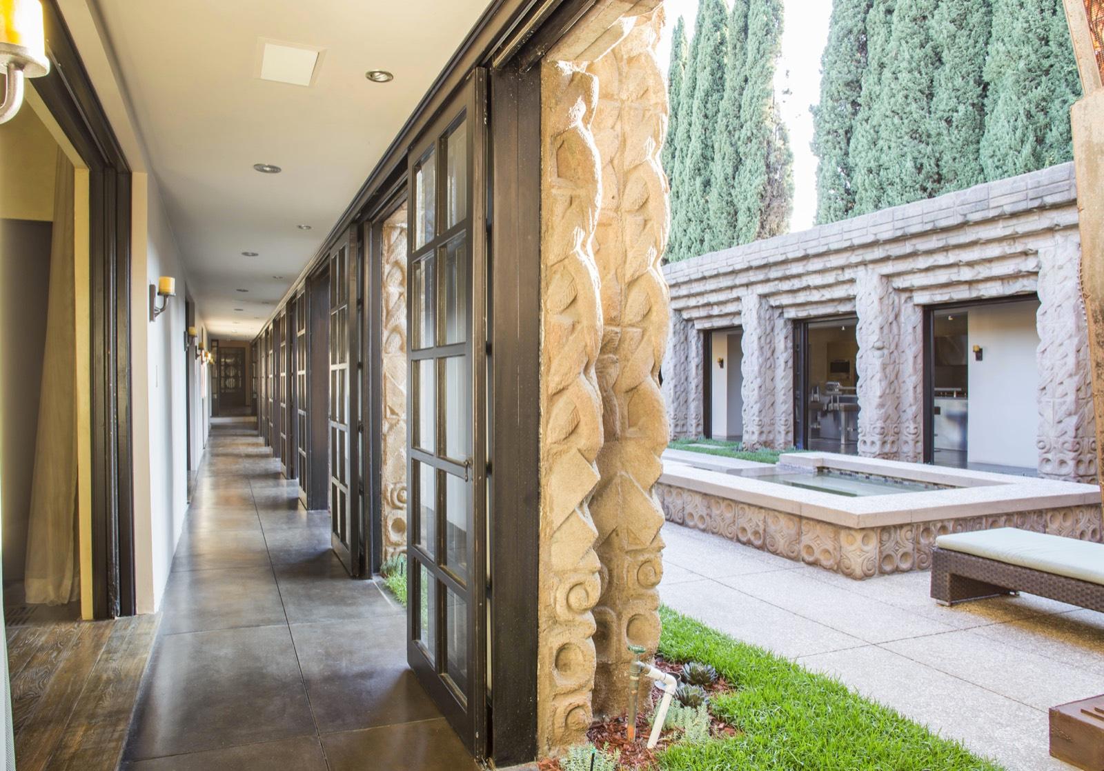 Hollywood Mansion — photo 12