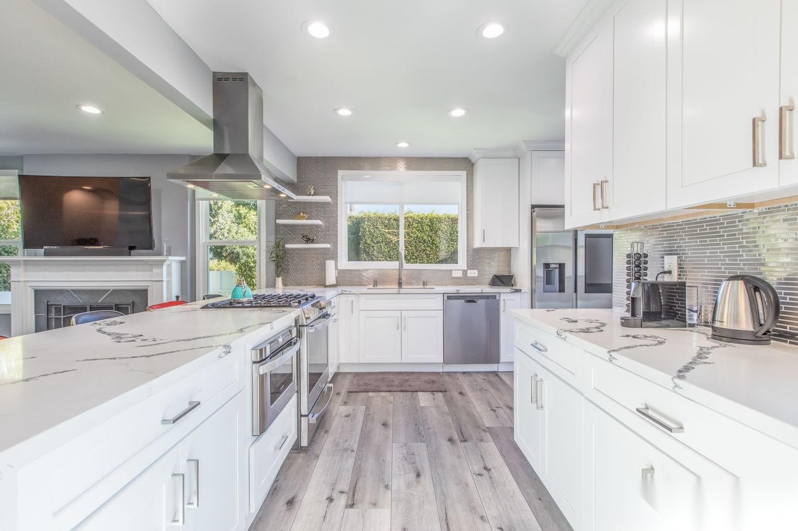 Hollywood west film ready home — photo 11