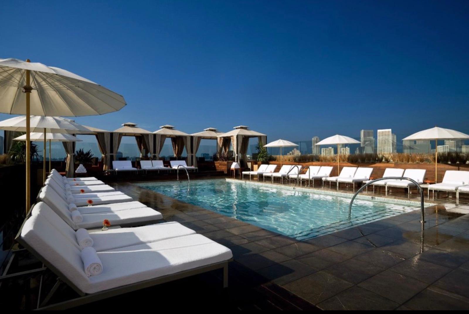 Hotel Glass Bottom Pool — photo 9