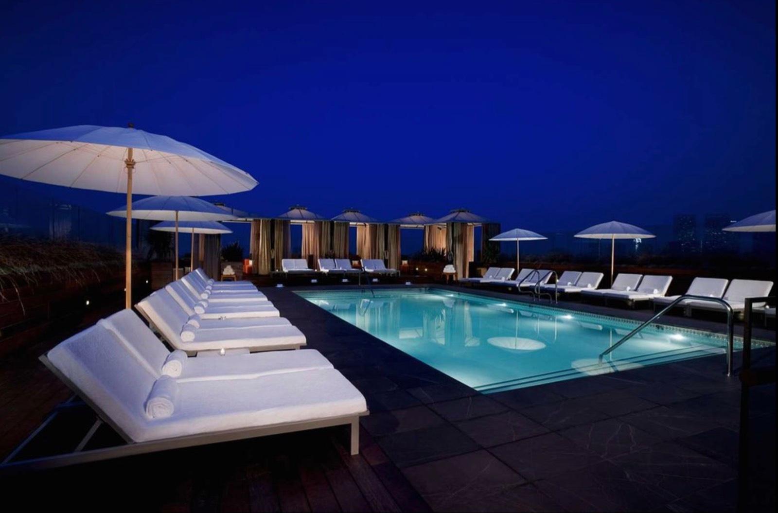 Hotel Glass Bottom Pool — photo 11
