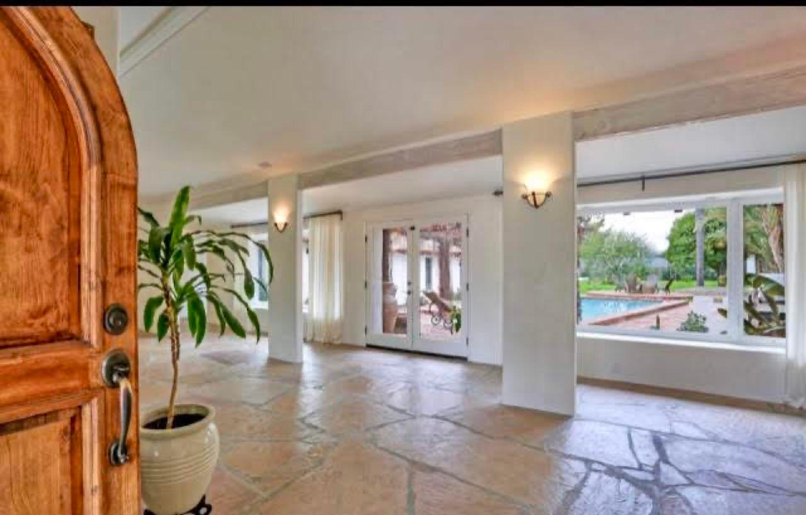 Hoyt Woodland Hills House — photo 11