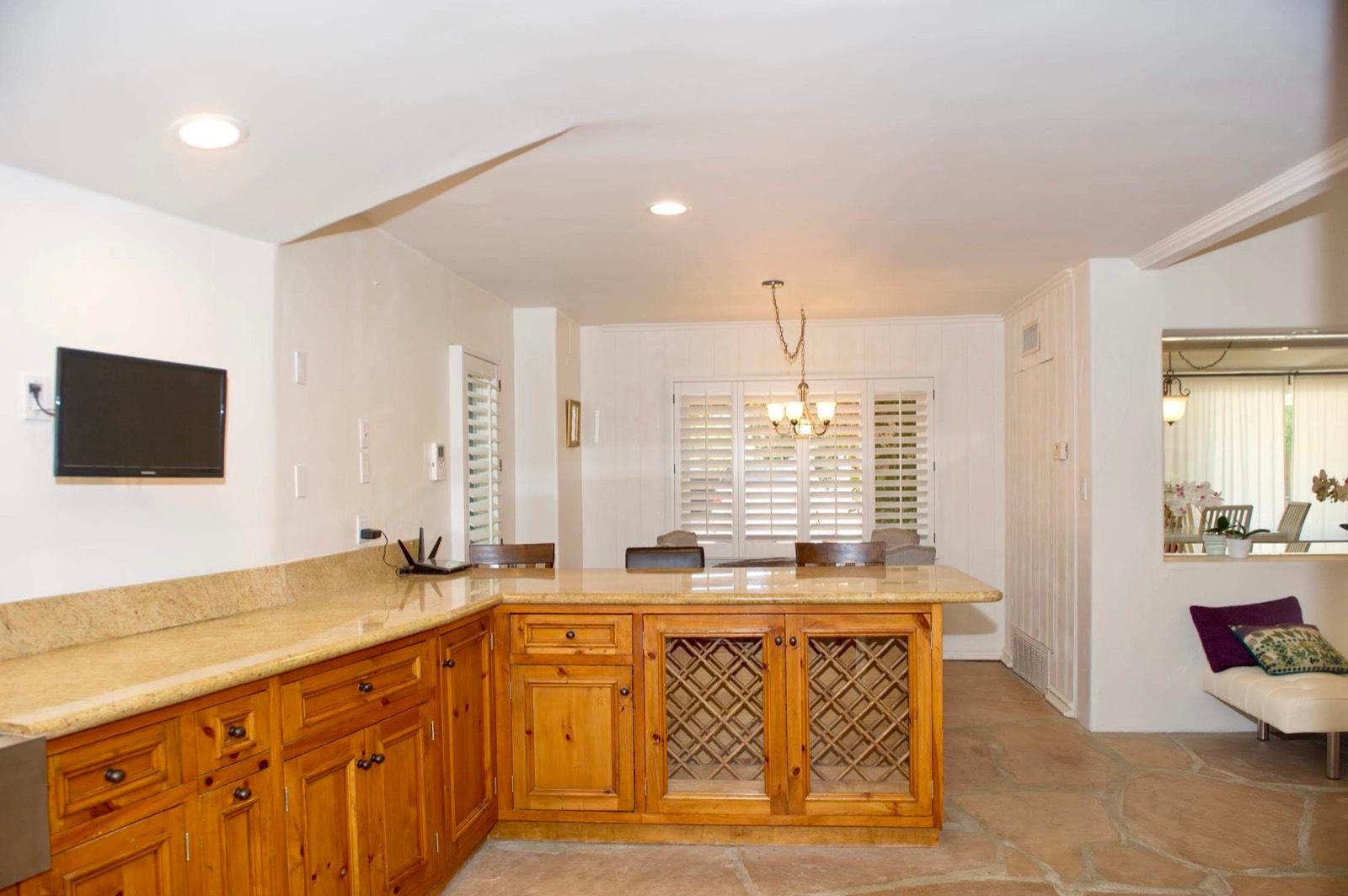 Hoyt Woodland Hills House — photo 3