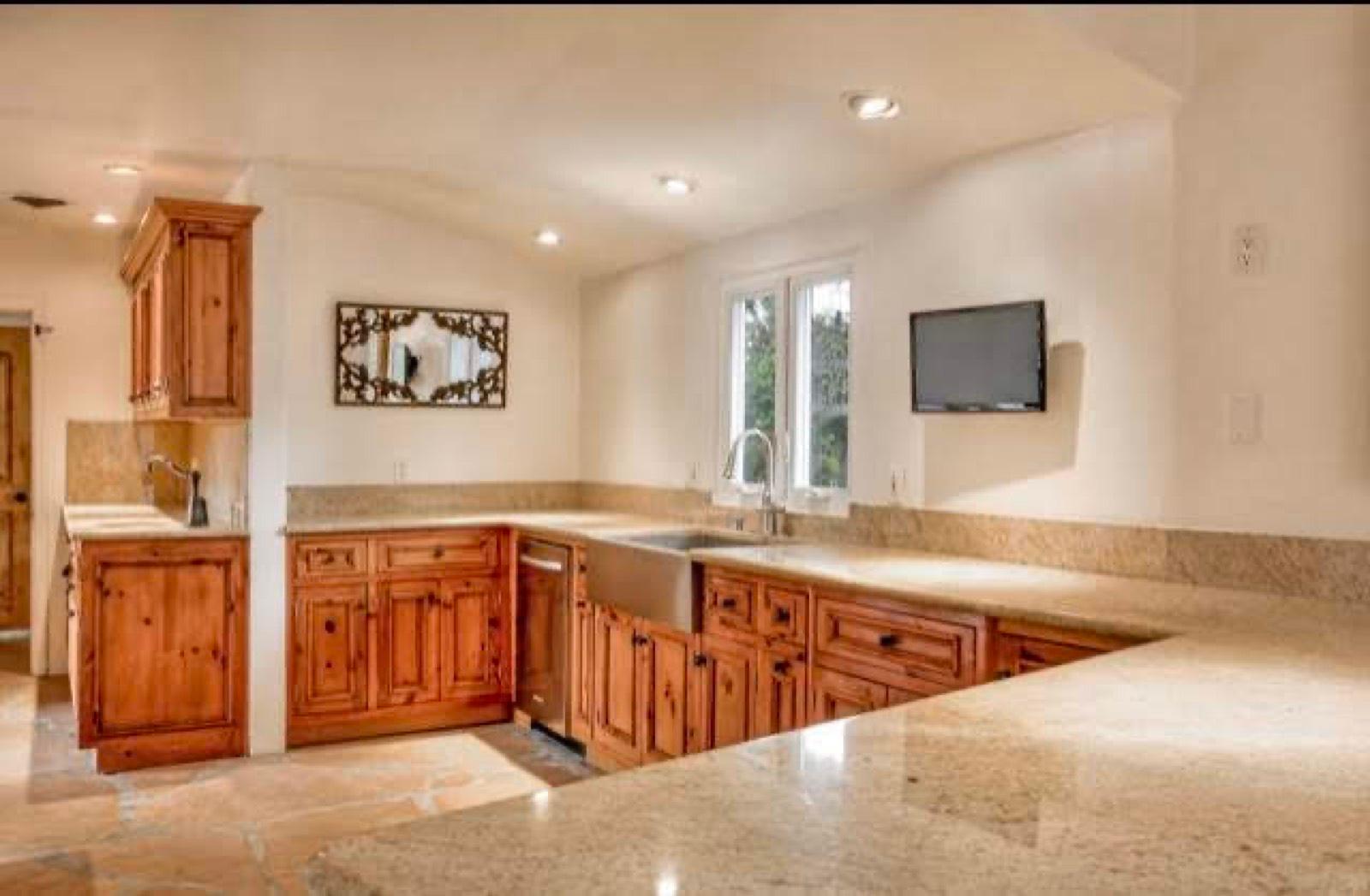 Hoyt Woodland Hills House — photo 6