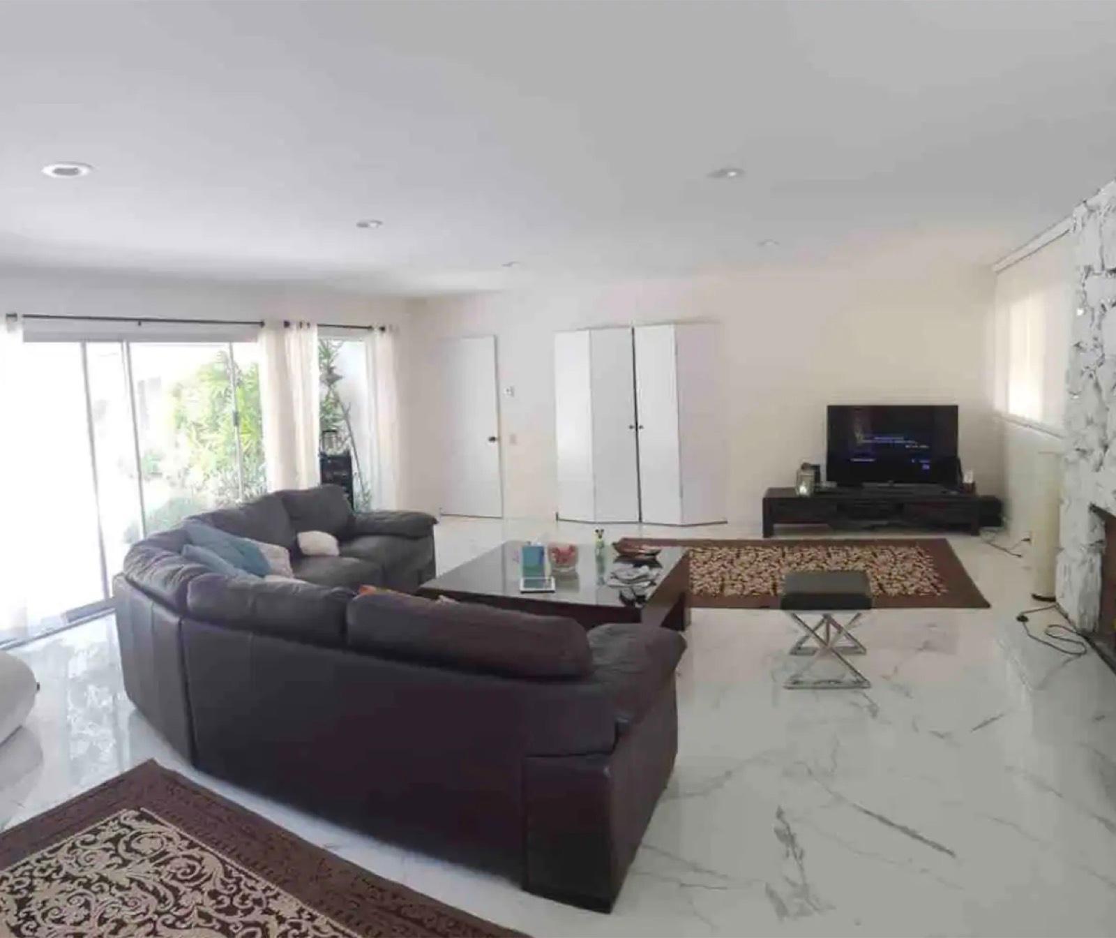 H's Midcentury Bel Air — photo 8