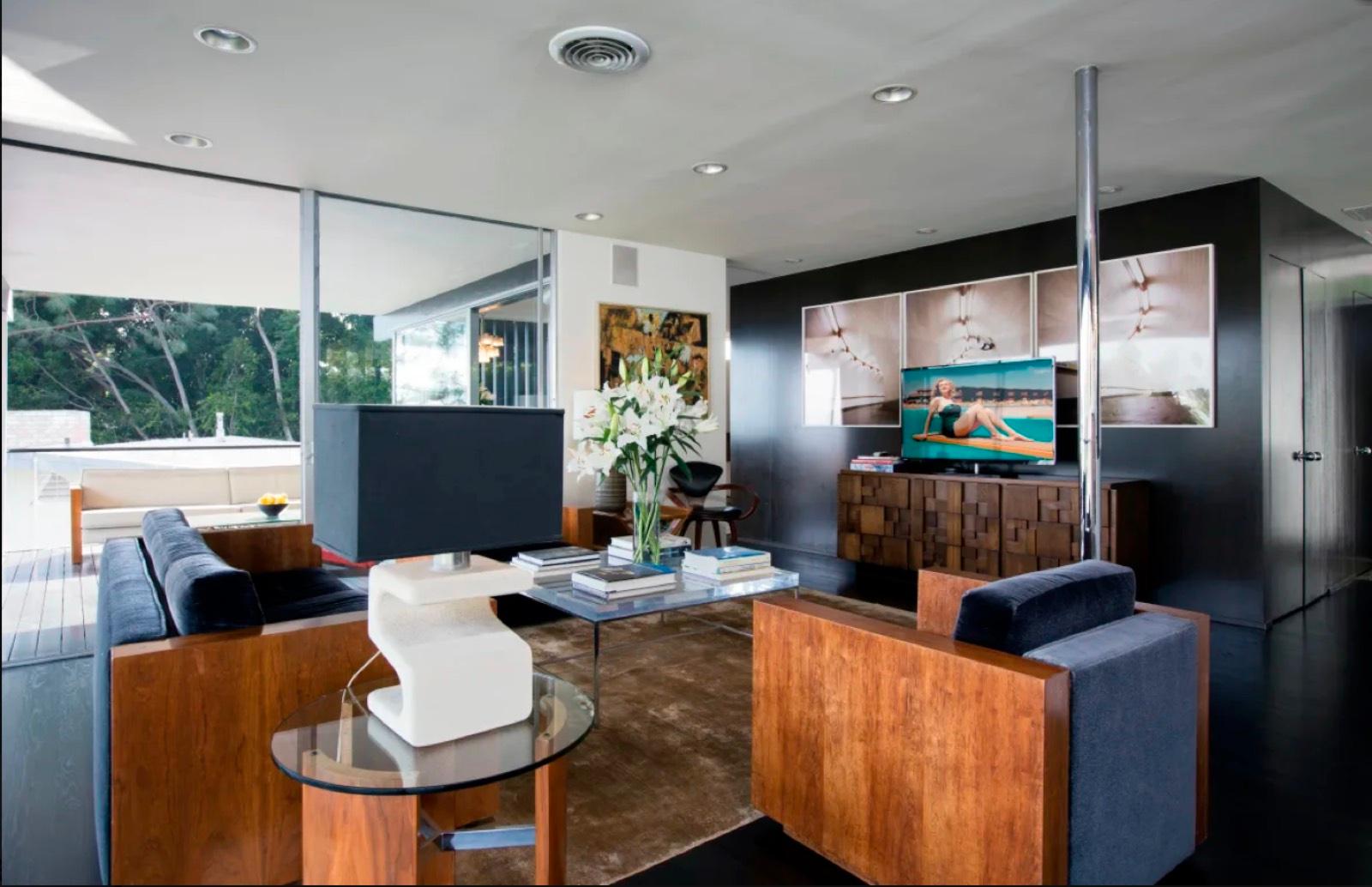 H's Midcentury Open Garage Home — photo 6
