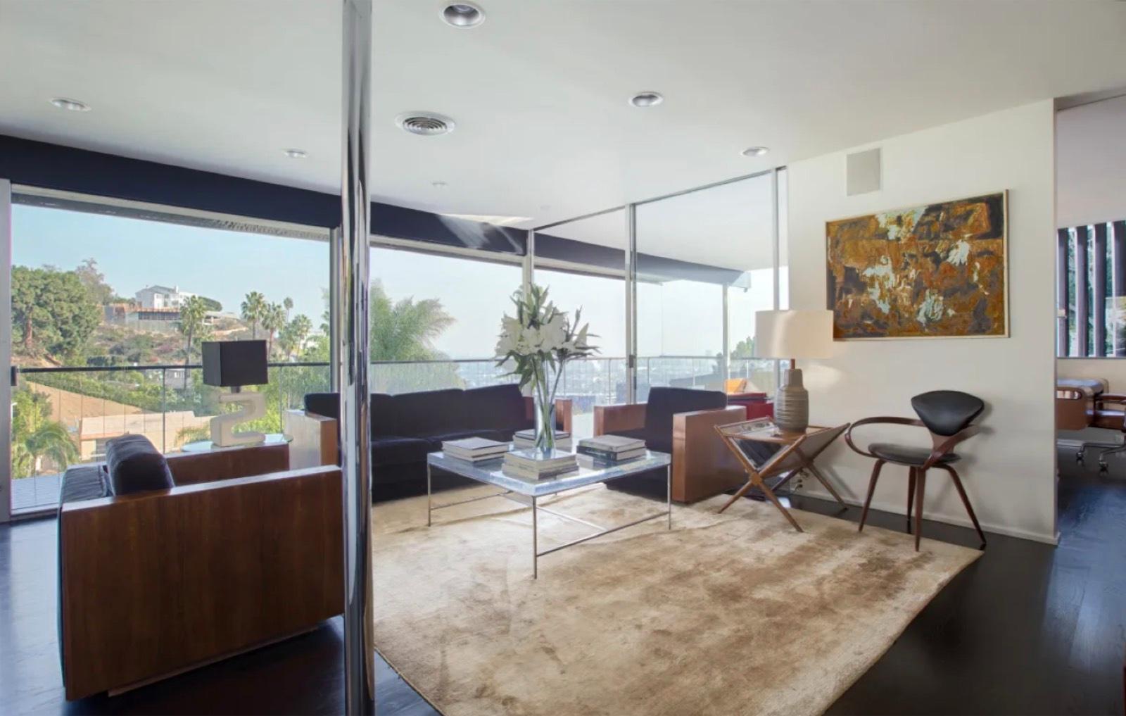 H's Midcentury Open Garage Home — photo 7