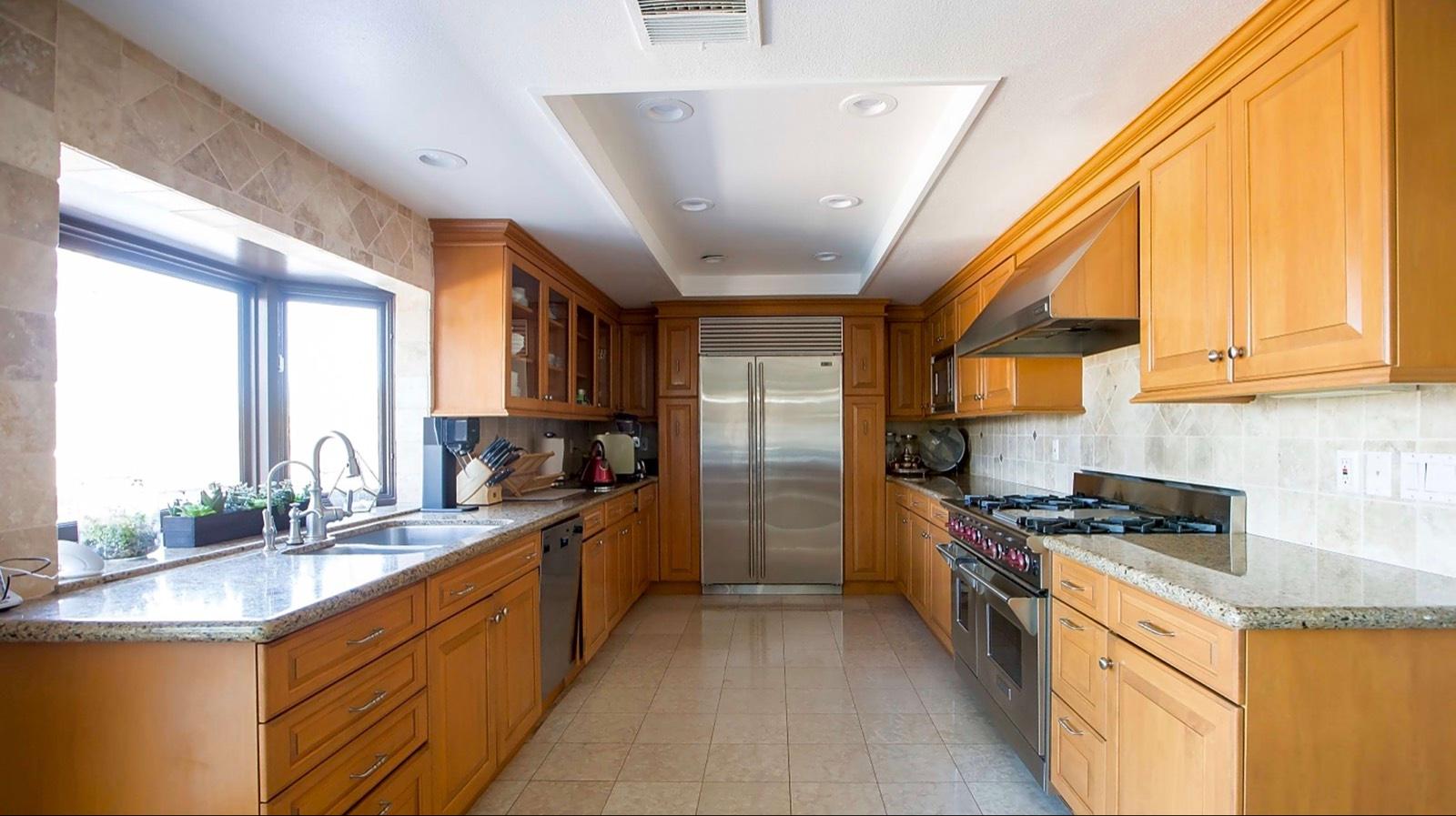 H's Traditional Valley House — photo 9
