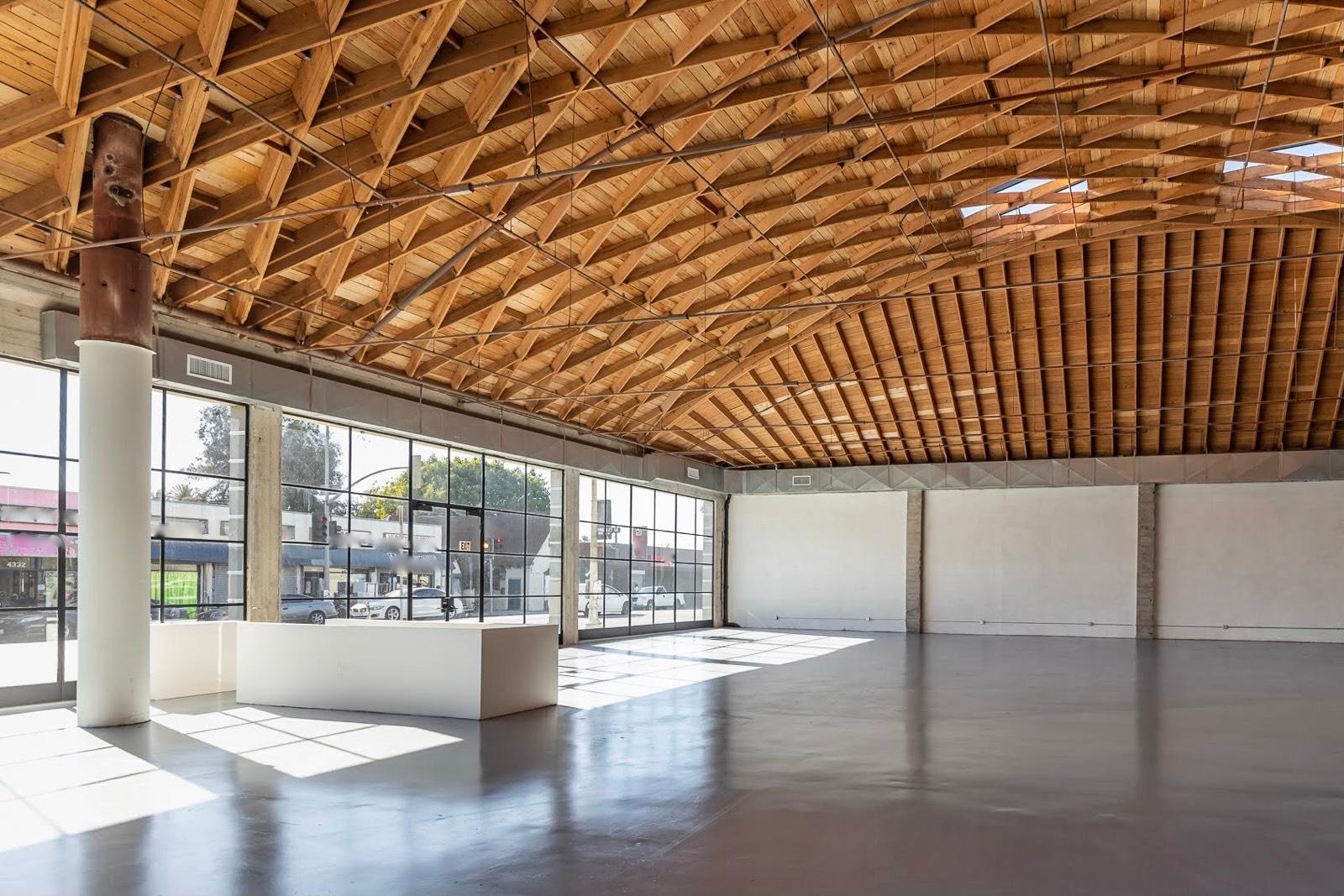 H's Warehouse — photo 12