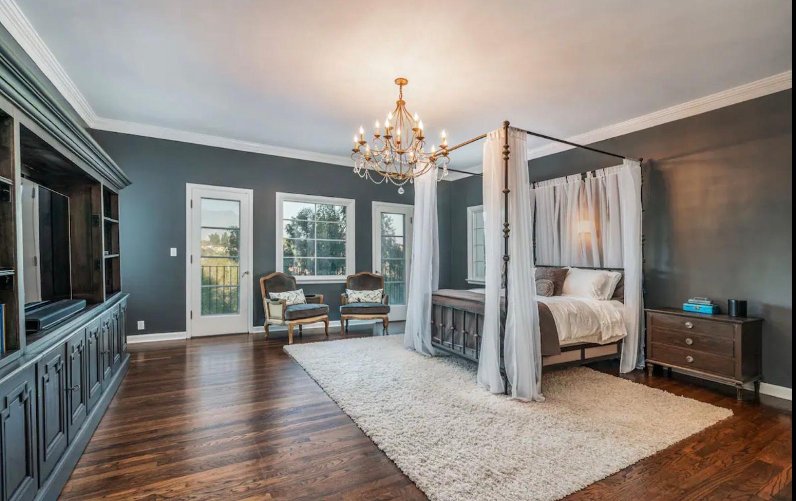 HS'S Spanish Glam Home — photo 8