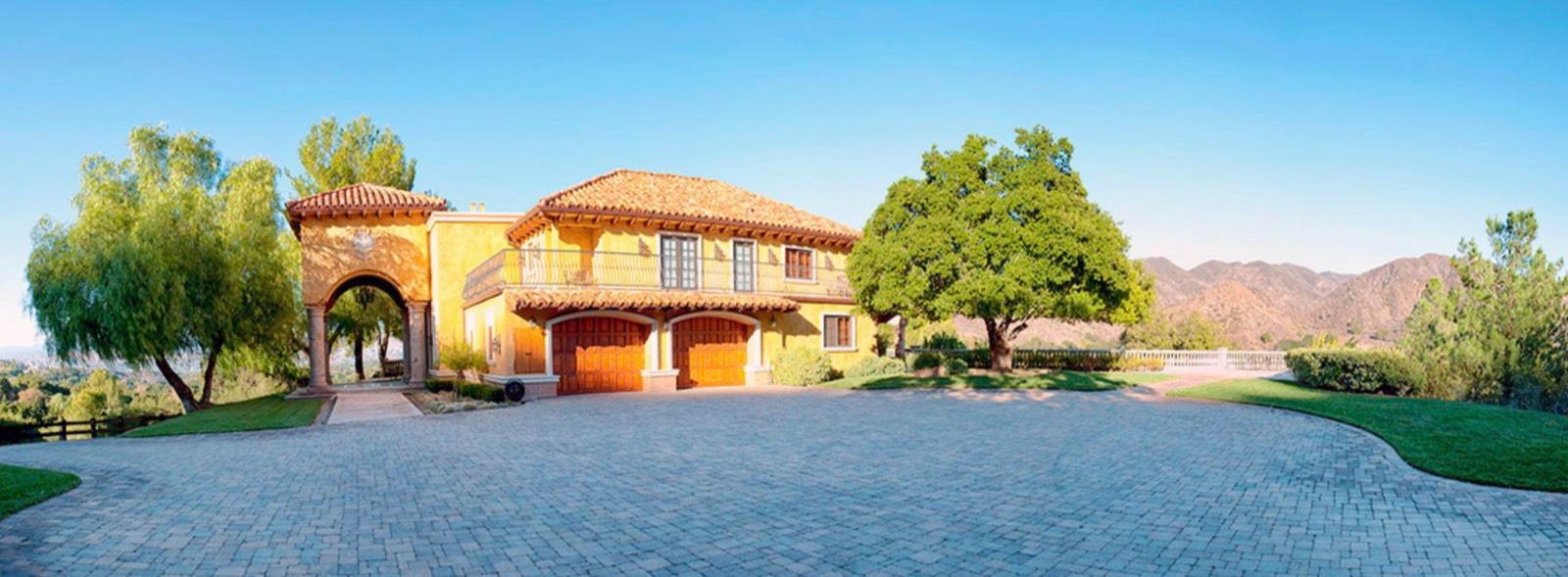 Huge Acres Studio ranch — photo 3